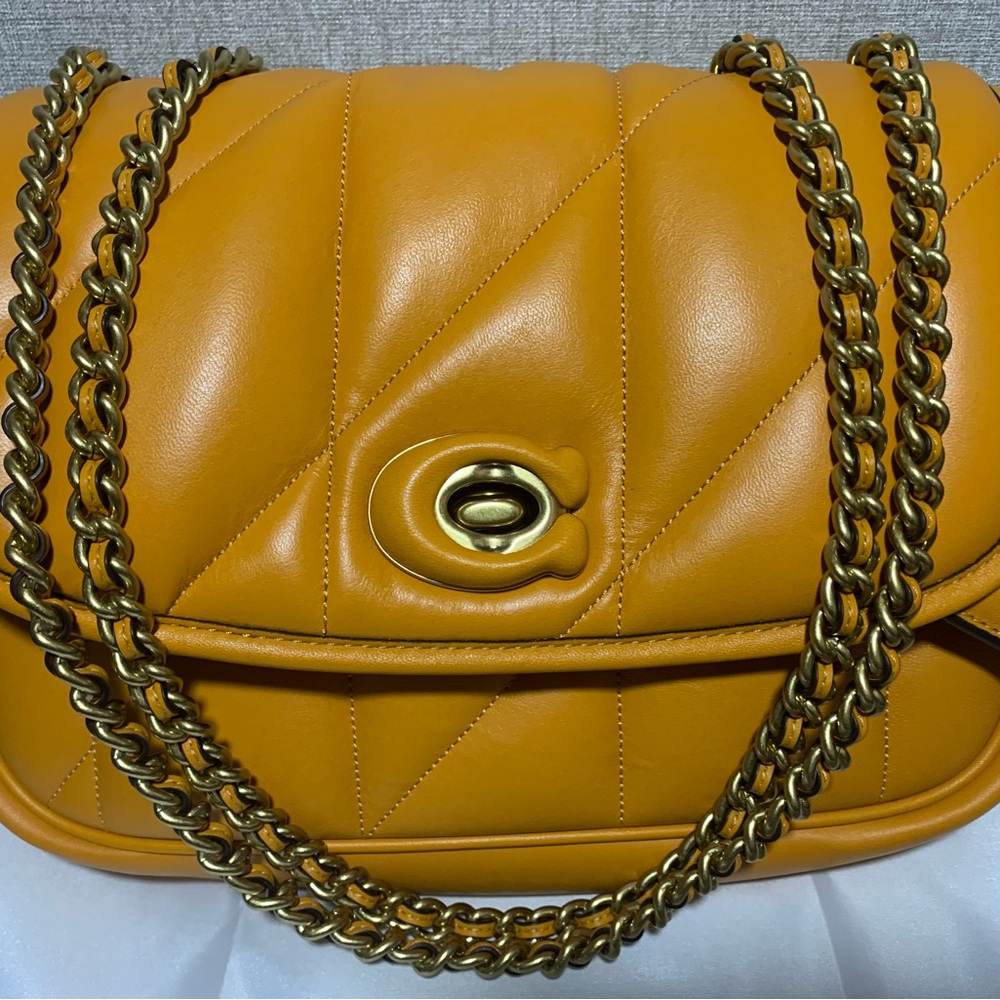 NEW WITH TAGS!NEVER WORN! FULL SIZE COACH Pillow Madison in Papaya